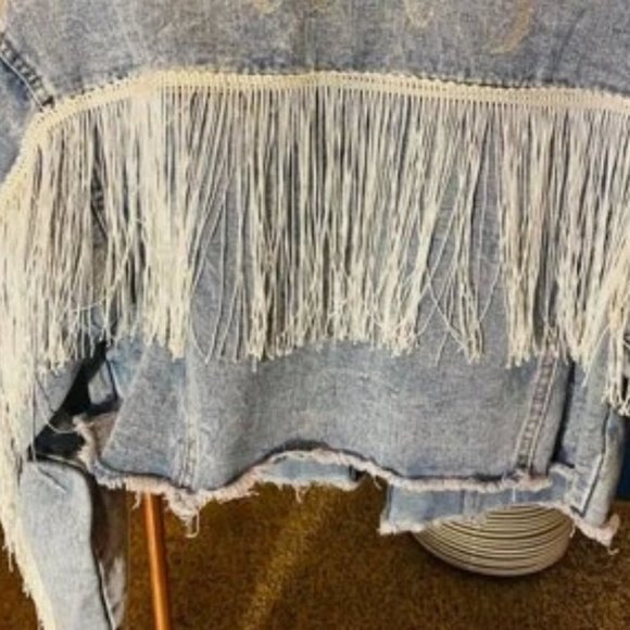 Boho  Button Front Crop Raw Hem Denim Jacket - Picture 9 of 10